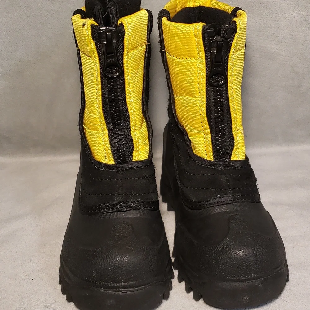 Waterproof Winter Snow Boots,black and yellow insulated Toddler snow boots.